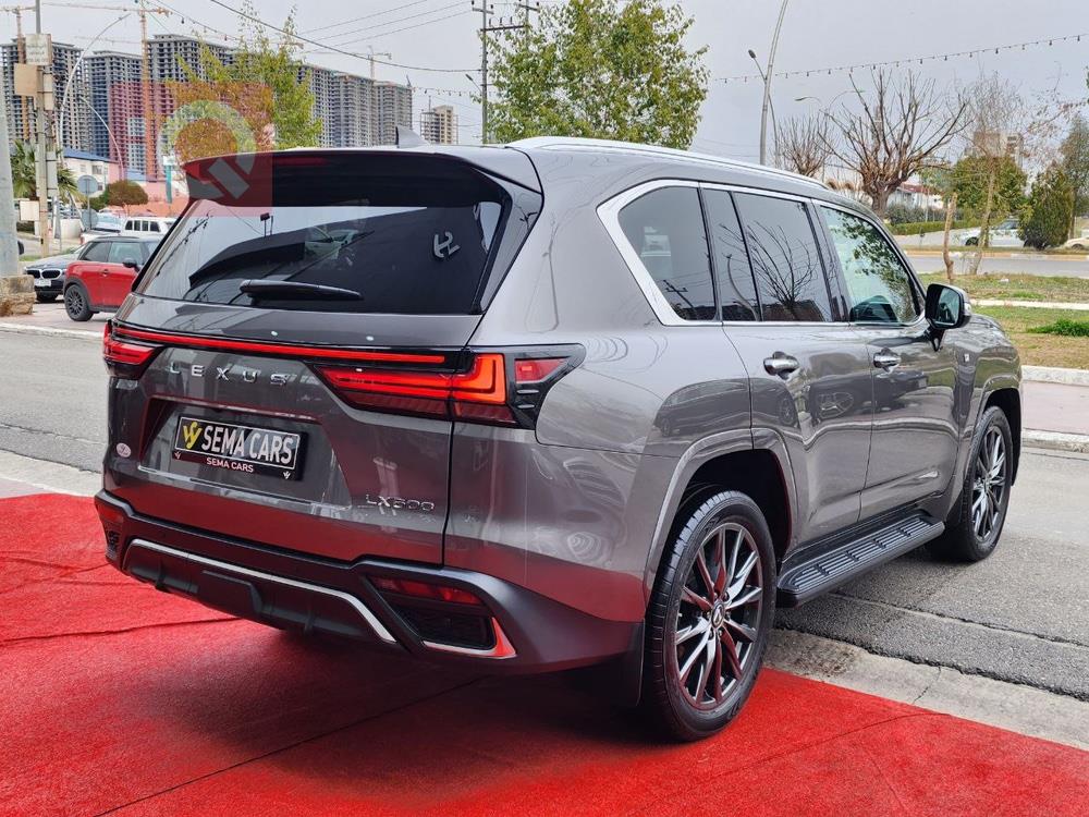Lexus LX